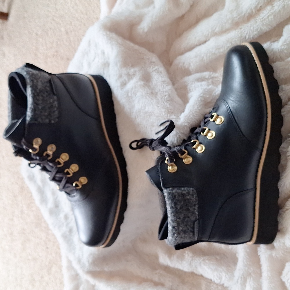 WOMEN'S BLACK COLE HAAN GRAND FLEECE LINED WATER RESISTANT BOOT 8.5